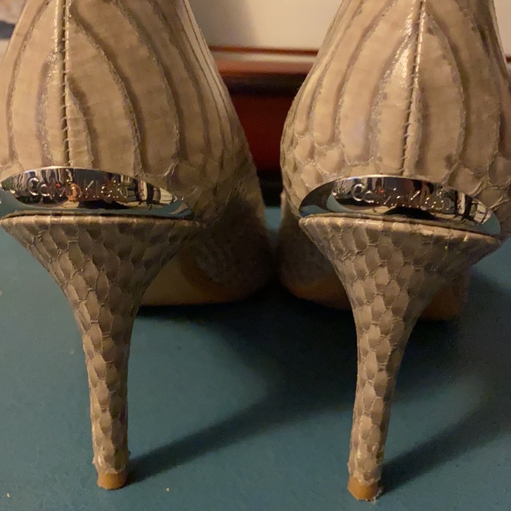 Calvin Klein heels - Picture 3 of 10